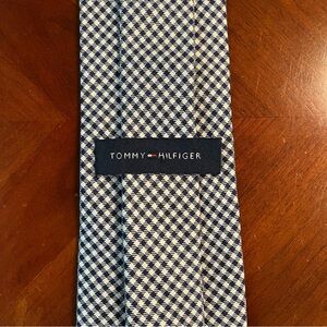Tommy Hilfiger Men's Neck Tie Blue And White Gingham 100% Silk